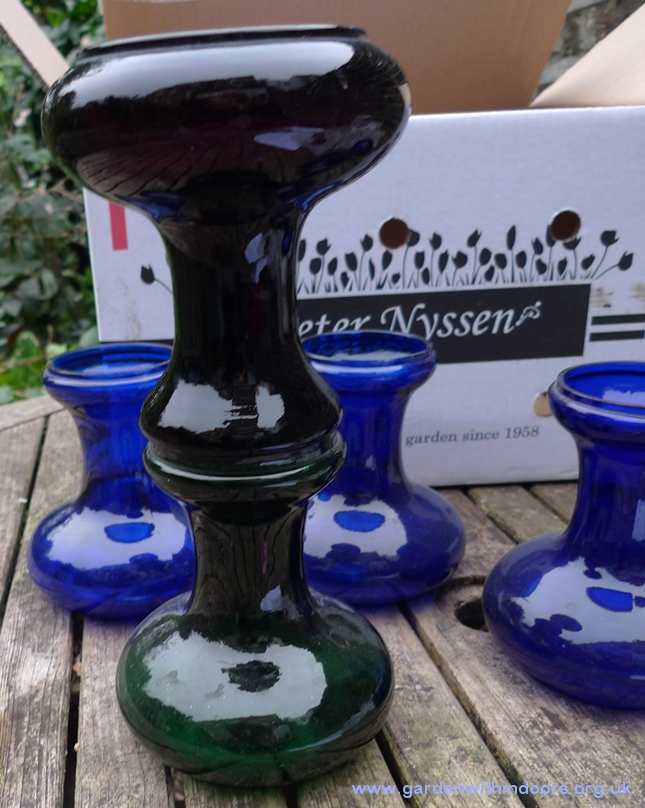 Tye vase comparison